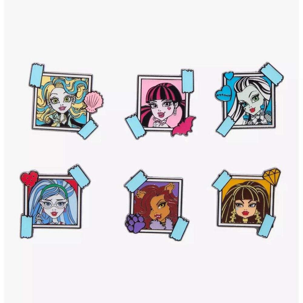 Monster High Loungefly Monster High Instant Photo Blind Box Enamel Pin